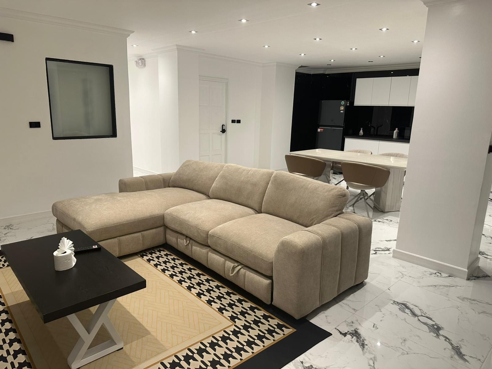 Elite Luxury Apartment — living room
